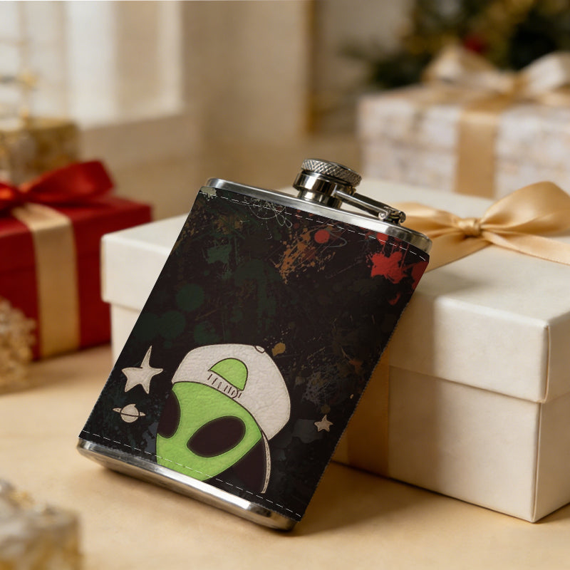 Green alien with star decorations 8oz Flask, Stainless Steel Whiskey Bottle Gift  for Women, Home Kitchen Bar Tools, Gift Box, Holiday Gift, Christmas, Valentine's Day, Girlfriend, Mom, Present