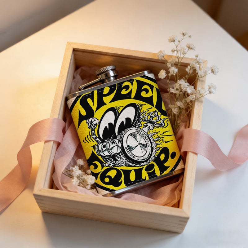 Yellow round badge with cartoon mechanical pattern and text 8oz Flask, Stainless Steel Whiskey Bottle Gift  for Women, Home Kitchen Bar Tools, Gift Box, Holiday Gift, Christmas, Valentine's Day, Girlfriend, Mom, Present