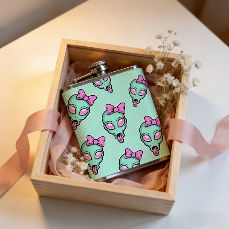 Cute alien skulls with pink bows 1pc of a Portable Flask, a Small Stainless Steel Liquor Flask, 8-Ounce Capacity, Suitable for Outdoor And Home Use