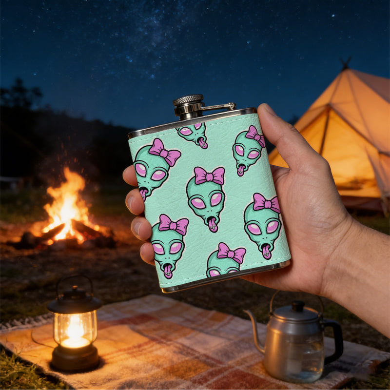 Cute alien skulls with pink bows 1pc of a Portable Flask, a Small Stainless Steel Liquor Flask, 8-Ounce Capacity, Suitable for Outdoor And Home Use
