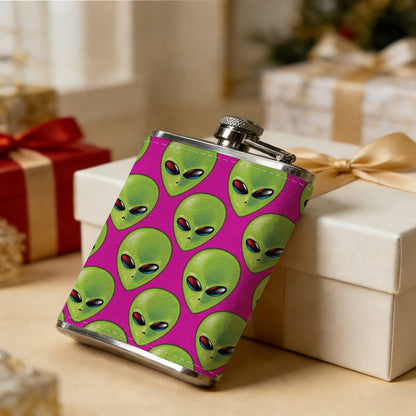 Green alien heads on pink background Stainless Steel Mini Flask - Design for Valentine's Day, Christmas, Father's Day Gifts - Ideal for Him, Dad, Boyfriend (Compact Travel-Ready)