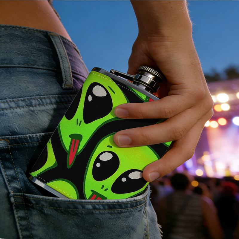 Cartoon green alien heads 8oz Portable Stainless Steel Hip Flask - Juice Flask - Perfect Gift - Unique Whiskey Flask for Women, Wine Pot Metal - Ideal stainless steel flask for all outdoor activities
