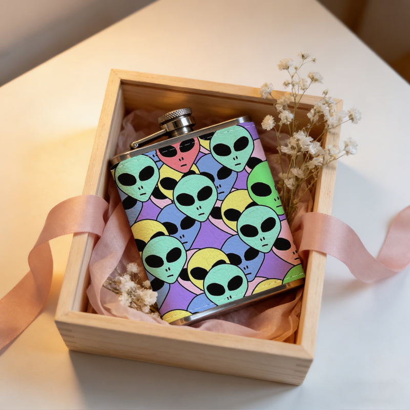 Pattern of colorful alien heads 8oz Portable Stainless Steel Hip Flask - Juice Flask - Perfect Gift - Unique Whiskey Flask for Women, Wine Pot Metal - Ideal stainless steel flask for all outdoor activities