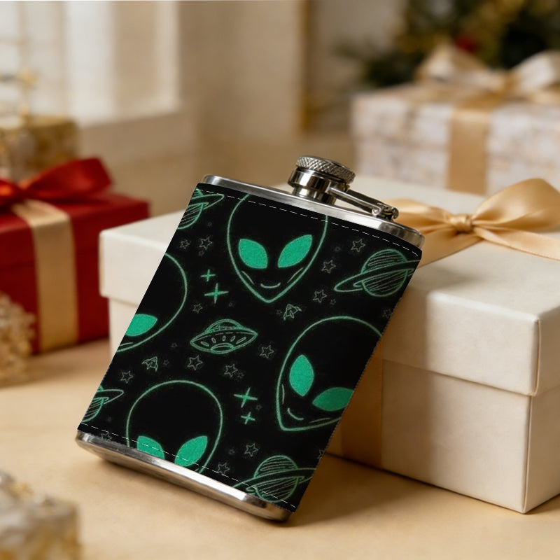 Glowing alien heads pattern on black background 8oz Portable Stainless Steel Hip Flask - Juice Flask - Perfect Gift - Unique Whiskey Flask for Women, Wine Pot Metal - Ideal stainless steel flask for all outdoor activities