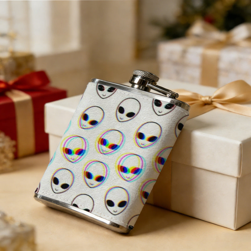 Repeating alien head patterns 8oz Portable Stainless Steel Hip Flask - Juice Flask - Perfect Gift - Unique Whiskey Flask for Women, Wine Pot Metal - Ideal stainless steel flask for all outdoor activities