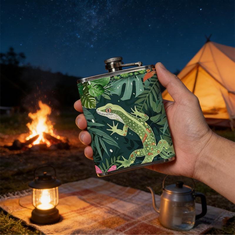 Lizard among tropical plants and flowers 304 Stainless Steel 8oz Hip Flask Portable Leak-Proof Pocket Whiskey Flask for Outdoor Camping Hiking