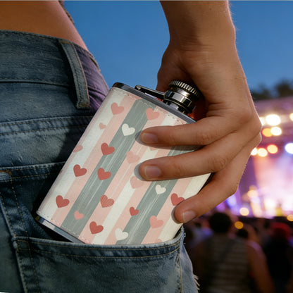 Hearts on striped background 304 Stainless Steel 8oz Hip Flask Portable Leak-Proof Pocket Whiskey Flask for Outdoor Camping Hiking