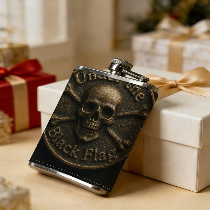 Skull and crossbones pirate badge 8oz Portable Stainless Steel Hip Flask - Juice Flask - Perfect Groomsmen Gift - Unique Whiskey Flask for Men and Women, Wine Pot Metal - Ideal stainless steel flask for all outdoor activities