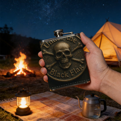 Skull and crossbones pirate badge 8oz Portable Stainless Steel Hip Flask - Juice Flask - Perfect Groomsmen Gift - Unique Whiskey Flask for Men and Women, Wine Pot Metal - Ideal stainless steel flask for all outdoor activities