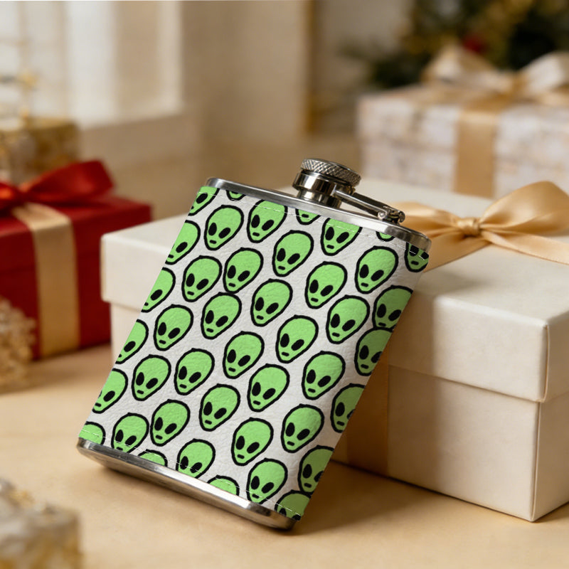 Repeating green alien head patterns 8oz Portable Stainless Steel Hip Flask - Juice Flask - Perfect Groomsmen Gift - Unique Whiskey Flask for Men and Women, Wine Pot Metal - Ideal stainless steel flask for all outdoor activities