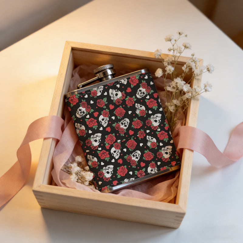 Red strawberry pattern background 1pc Stainless Steel Flask 8oz -Fashionable patterns Design, Ideal for Dad, Grandpa, Uncle, Hunting Enthusiasts, Birthday, Party, Christmas, Halloween Gifts