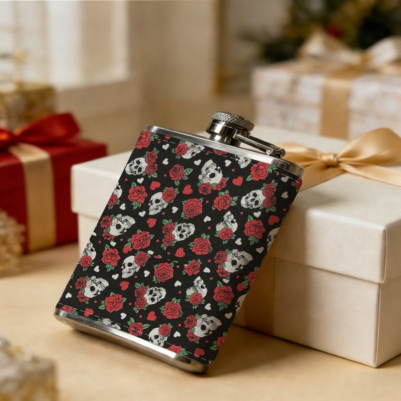 Red strawberry pattern background 1pc Stainless Steel Flask 8oz -Fashionable patterns Design, Ideal for Dad, Grandpa, Uncle, Hunting Enthusiasts, Birthday, Party, Christmas, Halloween Gifts