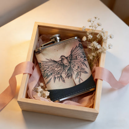 Woman with eagle chest tattoo 1pc Stainless Steel Flask 8oz -Fashionable patterns Design, Ideal for Dad, Grandpa, Uncle, Hunting Enthusiasts, Birthday, Party, Christmas, Halloween Gifts
