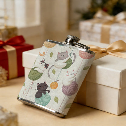 Cartoon cats and colorful yarn balls PU Flask, Men's Personalized Water Bottle, Leather Hip Bottle, Groom Gifts, Groom Suggestions, Wedding Party Favors, Best Christmas Gifts, Christmas Gifts, Christmas, Can Be Used in 4 Seasons