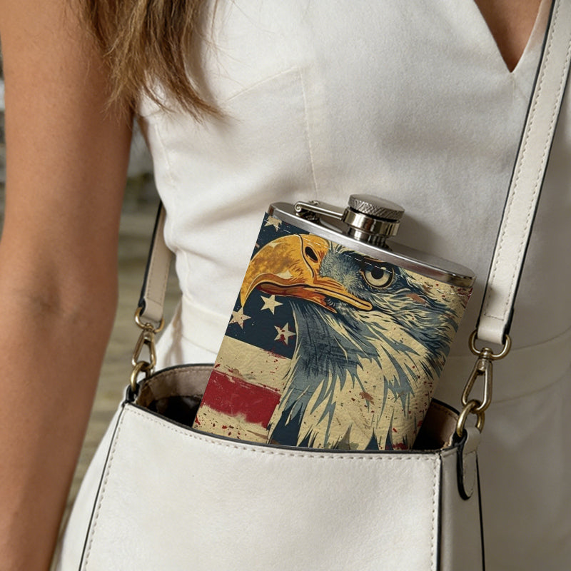 Bald eagle and US flag PU Flask, Men's Personalized Water Bottle, Leather Hip Bottle, Groom Gifts, Groom Suggestions, Wedding Party Favors, Best Christmas Gifts, Christmas Gifts, Christmas, Can Be Used in 4 Seasons