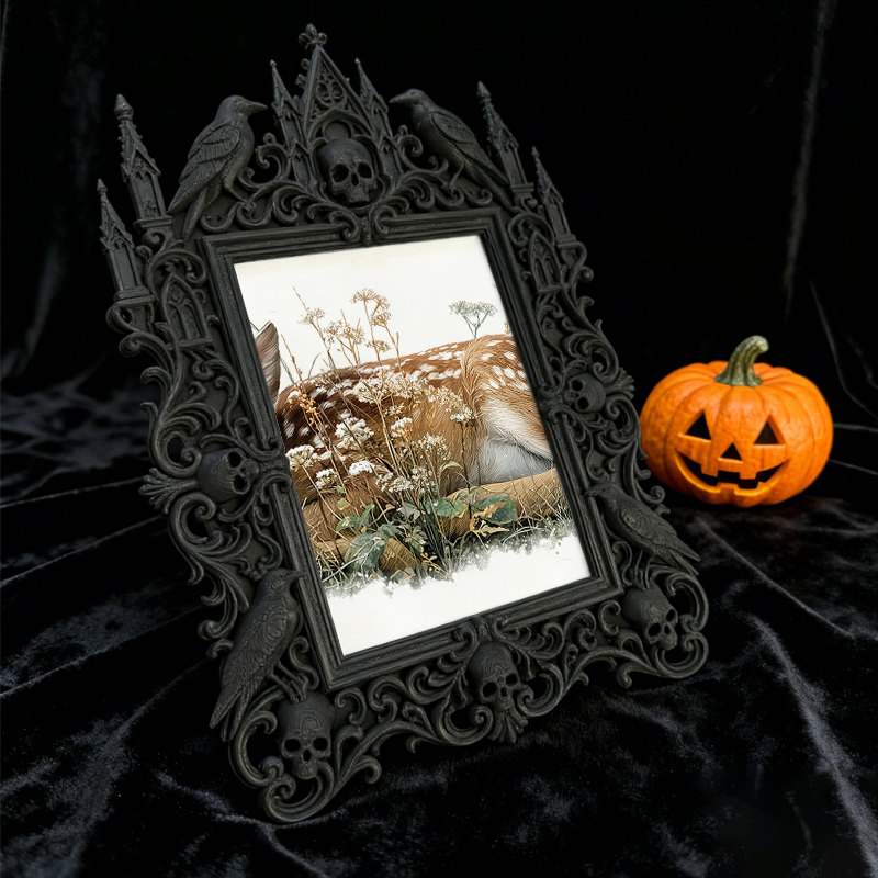 European Retro Frame Ornament | Antique Shelf Display, Luxury Court-style TV Stand Decor