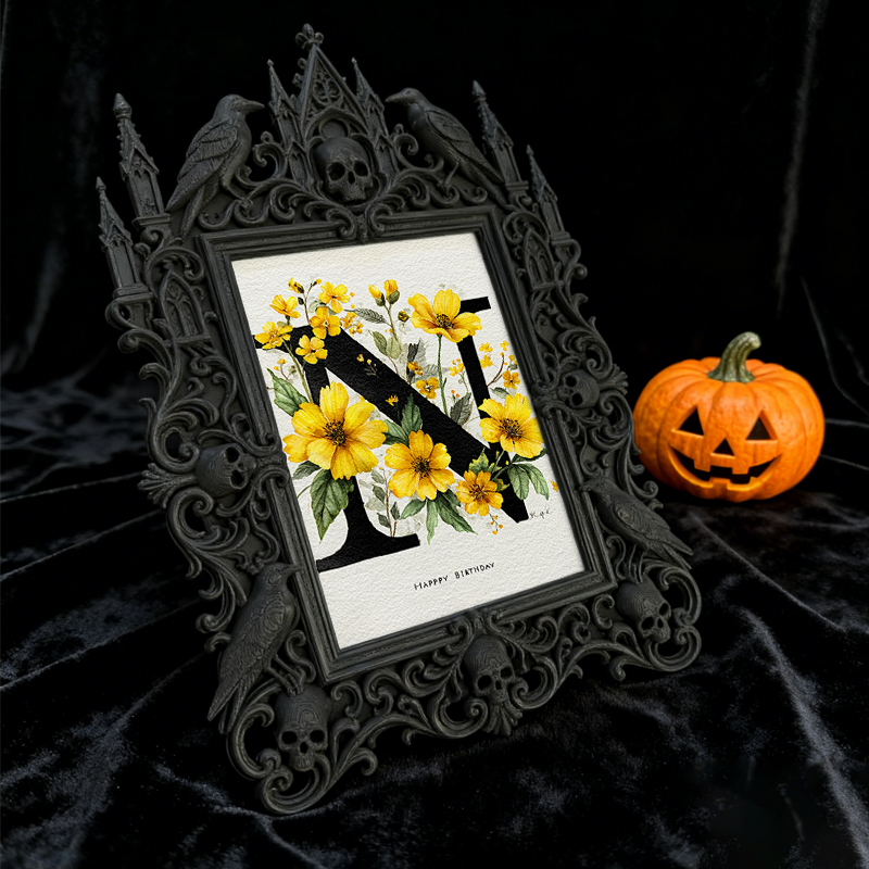 Gothic Dark-style Photo Frame | Halloween Trick-or-Treat Station Decor, Photo Ornament, Wall-mountable & Tabletop, Waterproof Plastic Frame