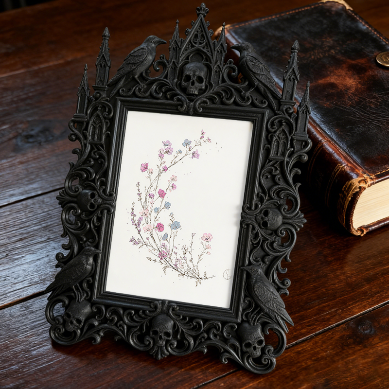 Gothic Dark-style Photo Frame | Gothic Pet Memorial Shrine Decor, Photo Ornament, Wall-mountable & Tabletop, Waterproof Plastic Frame