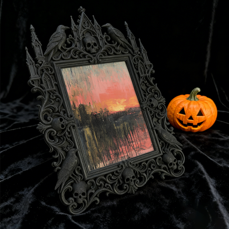 European Court Relief Luxury Frame | Coffee Shop Vintage Corner Decor, Photo Display Ornament, Court Frame