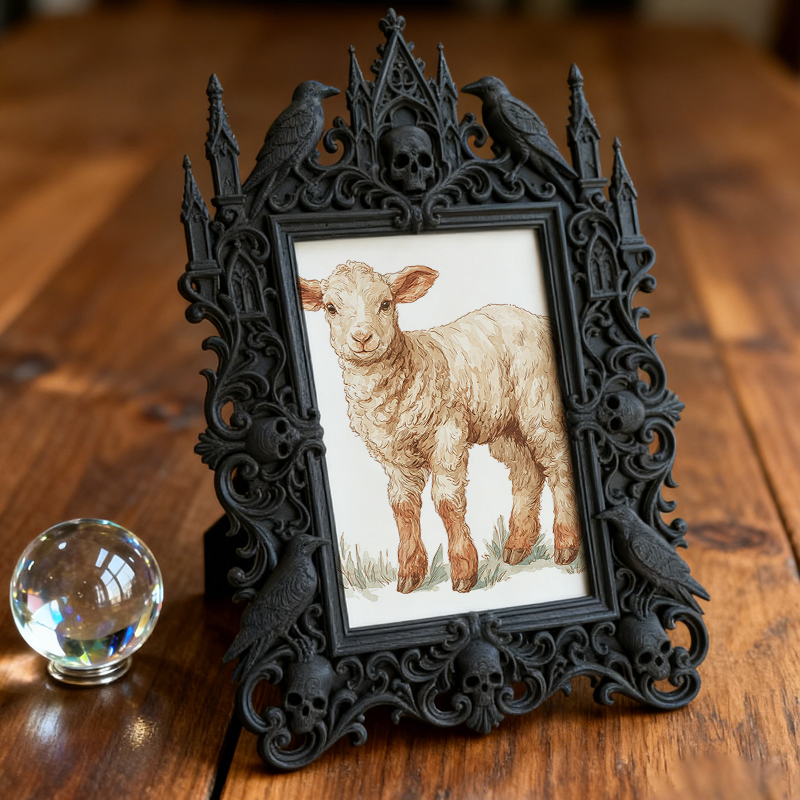 Trendy European Carved Frame | Fashion Boutique Fitting Room Decor, Photo Display, Royal Retro Vibe