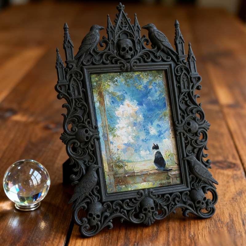 Bestseller Court Relief Frame | High-end Clothing Store Window Decor, Photo Prop, Royal Retro Vibe