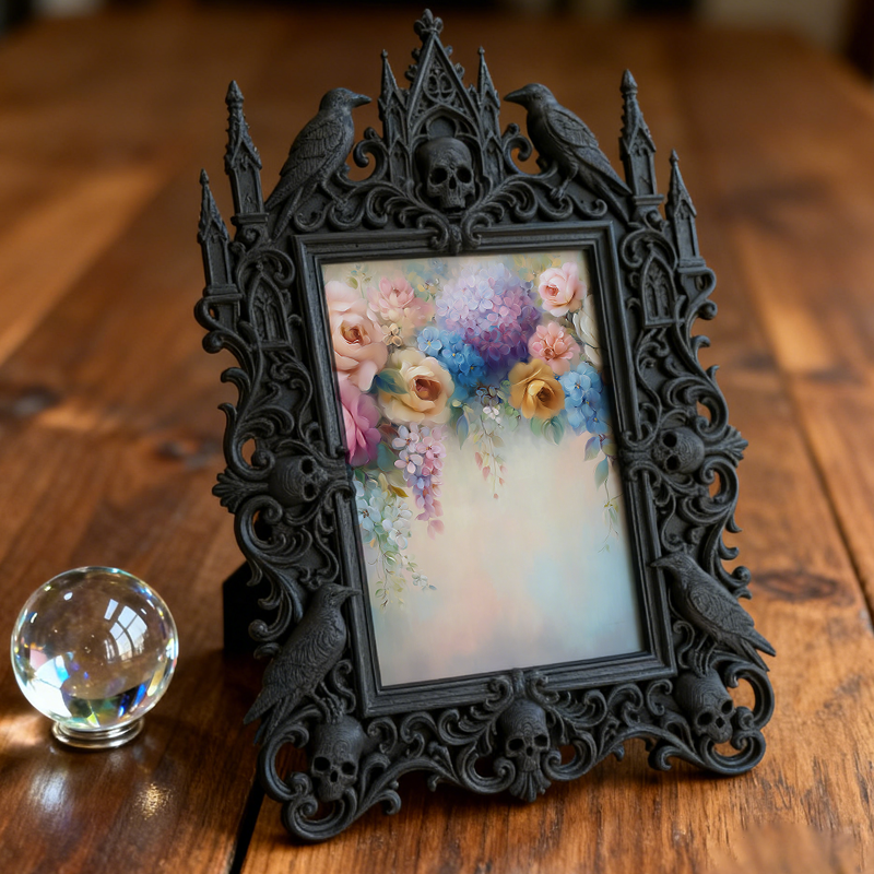 Hot-selling Royal Relief Frame | Wedding Anniversary Dinner Decor, Couple Photo Holder, Luxury Court Craft