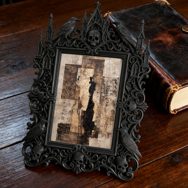 Rare Gothic Dark-style Photo Frame | Horror-themed Board Game Caf茅 Table Decor, Photo Ornament, Dual-use Display, Durable Plastic Frame