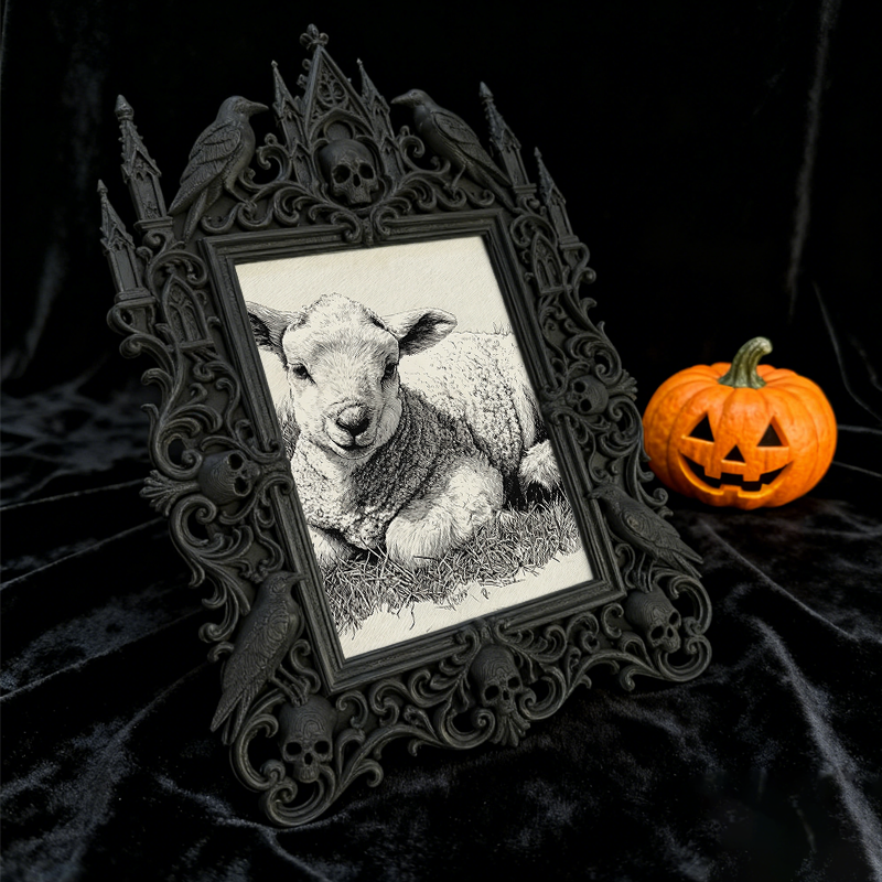 Stylish Gothic Dark-style Photo Frame | Ghost-themed Boutique Hotel Room Decor, Photo Ornament, Wall/Table Dual-use, Cozy Frame