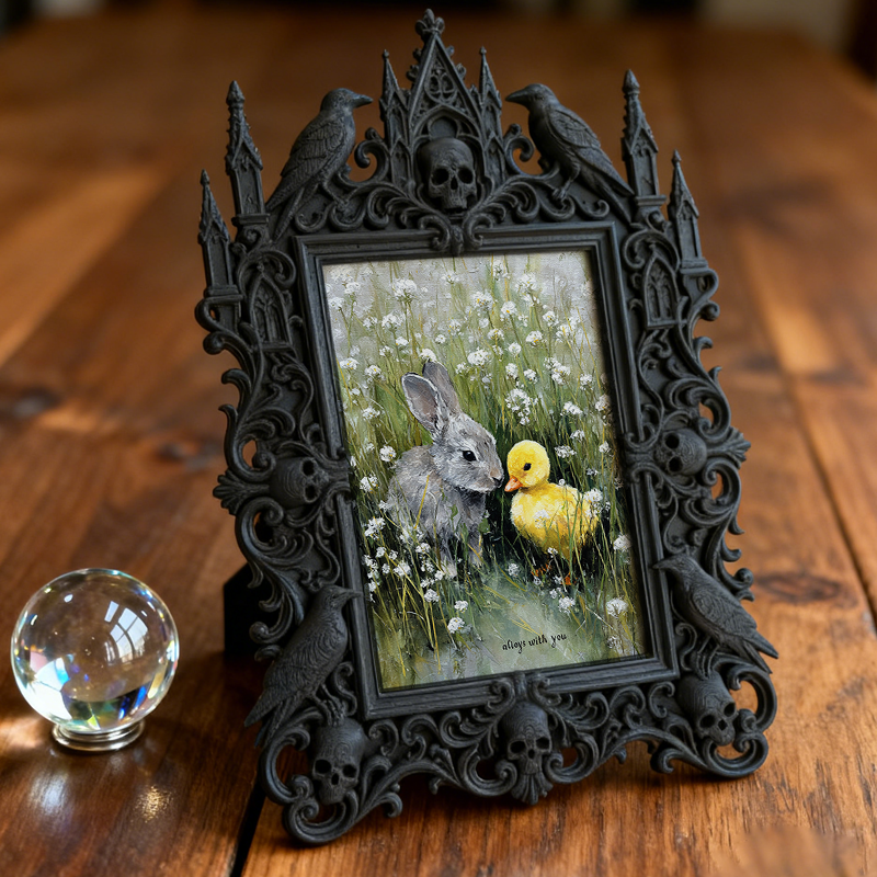 Limited-edition Gothic Dark-style Photo Frame | Dark Fantasy Miniature Terrain Shop Decor, Photo Ornament, Wall-mountable & Tabletop, Detail