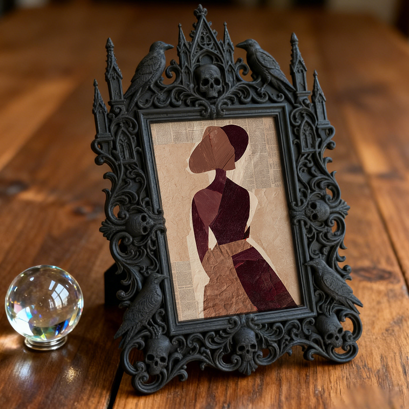 Collector’s Gothic Dark-style Photo Frame | Vampire-themed Private Library Decor, Photo Ornament, Dual-use Display, Retro Plastic Frame