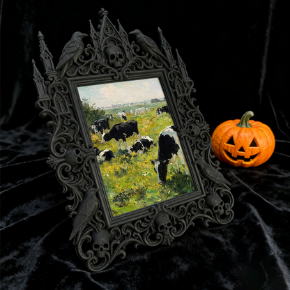 Collector’s Gothic Dark-style Photo Frame | Vampire-themed Whiskey Bar Decor, Photo Ornament, Dual-use Display, Luxe Plastic Frame