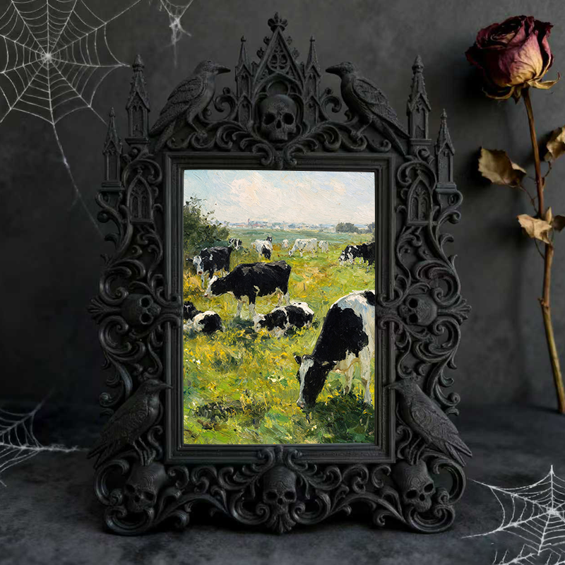 Collector’s Gothic Dark-style Photo Frame | Vampire-themed Whiskey Bar Decor, Photo Ornament, Dual-use Display, Luxe Plastic Frame