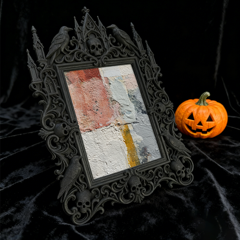 Edgy Gothic Dark-style Photo Frame | Gothic Candle Holder Display Shop Decor, Photo Ornament, Dual-use Display, Simple Frame