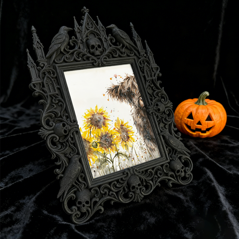 Edgy Gothic Dark-style Photo Frame | Dark Academia Sketchbook Shop Decor, Photo Ornament, Wall-mountable & Tabletop, Artistic Frame