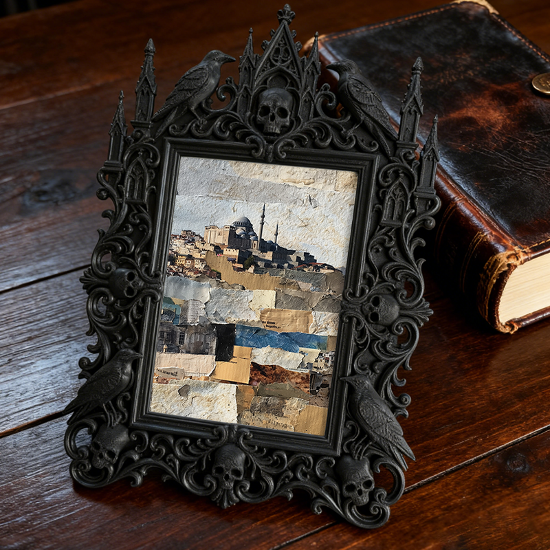 Sophisticated Gothic Dark-style Photo Frame | Ghost Tour Souvenir Stand Decor, Photo Ornament, Wall/Table Dual-use, Professional Frame