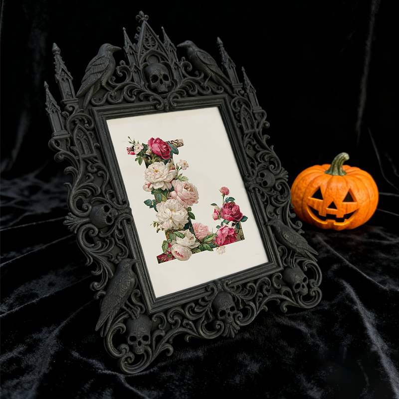 Collector’s Gothic Dark-style Photo Frame | Horror Comic Book Store Decor, Photo Ornament, Wall/Table Dual-use, Display-grade Frame