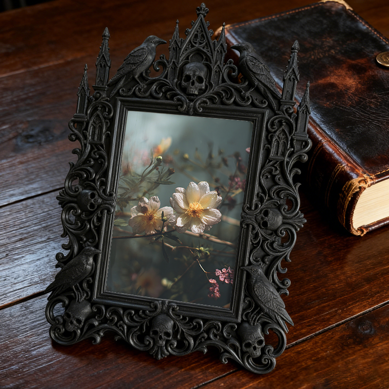 Crowd-pleasing Gothic Dark-style Photo Frame | Gothic Skate Park Photo Booth Decor, Photo Ornament, Dual-use Display, Retro Plastic Frame