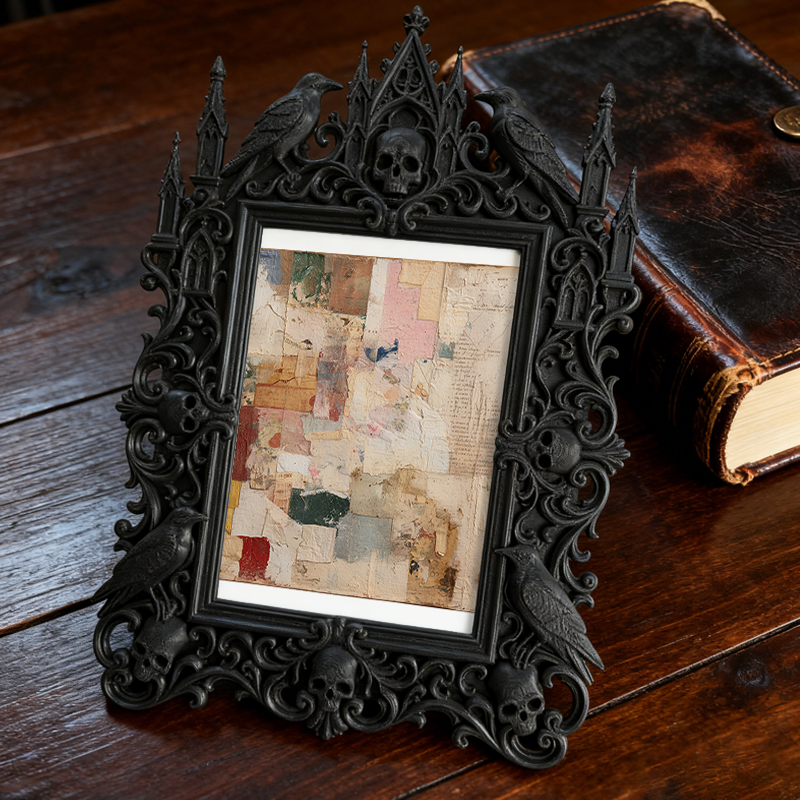 Rapid-sellout Gothic Dark-style Photo Frame | Gothic Pet Portrait Studio Prop, Photo Ornament, Dual-use Display, Retro Plastic Frame