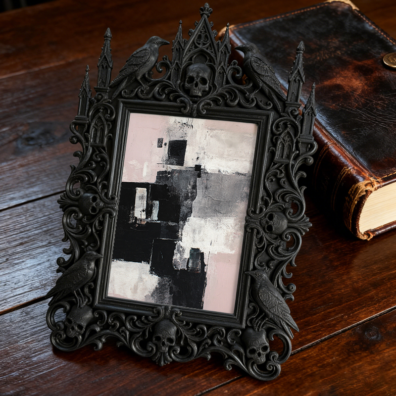 Collector-favorite Gothic Dark-style Photo Frame | Horror Comic Book Convention Decor, Photo Ornament, Wall/Table Dual-use, Display-grade Fr