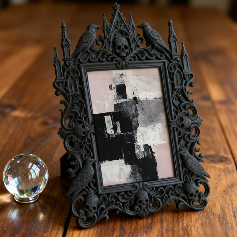 Collector-favorite Gothic Dark-style Photo Frame | Horror Comic Book Convention Decor, Photo Ornament, Wall/Table Dual-use, Display-grade Fr