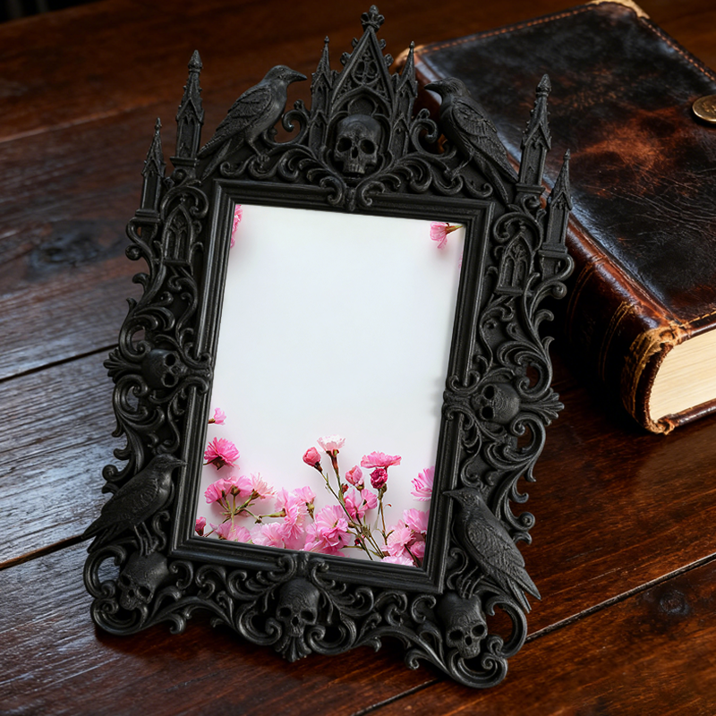 Hit Gothic Dark-style Photo Frame | Gothic Backyard Halloween Bonfire Decor, Photo Ornament, Wall-mountable & Tabletop, Plastic Frame