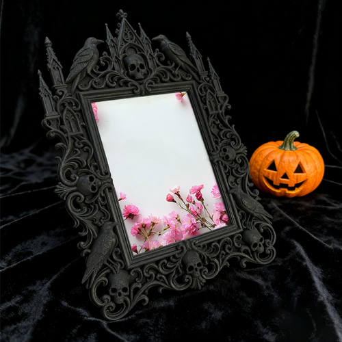 Hit Gothic Dark-style Photo Frame | Gothic Backyard Halloween Bonfire Decor, Photo Ornament, Wall-mountable & Tabletop, Plastic Frame