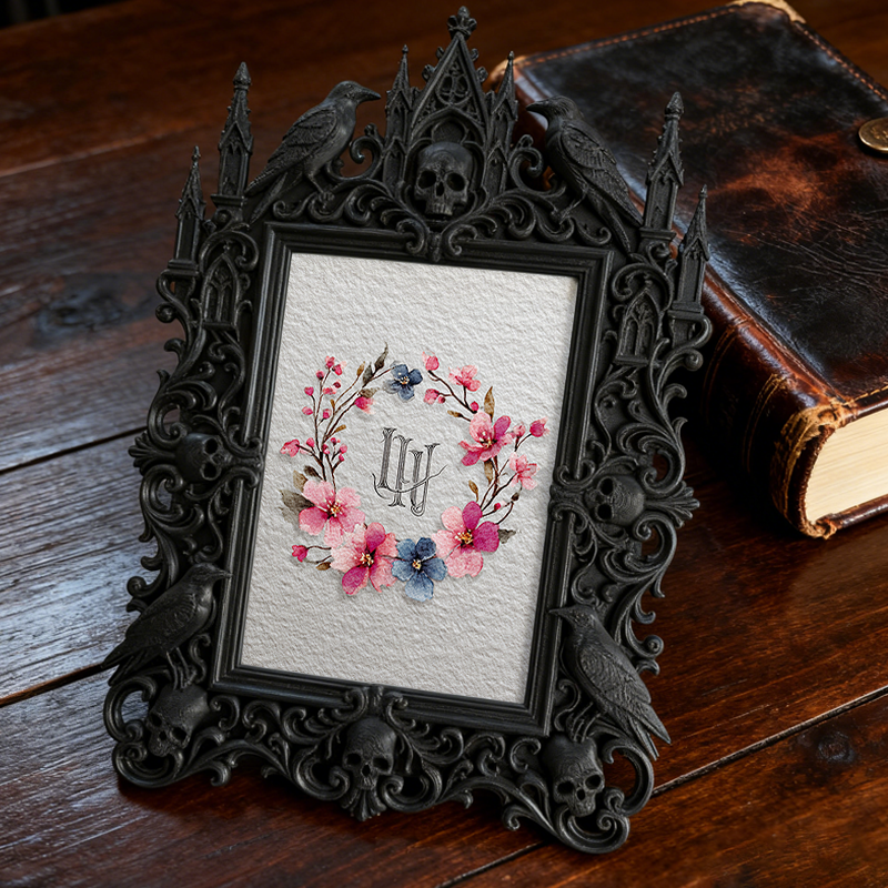Must-snag Gothic Dark-style Photo Frame | Horror Themed Escape Room Photo Wall Decor, Photo Ornament, Wall-mountable & Tabletop, Slim Frame