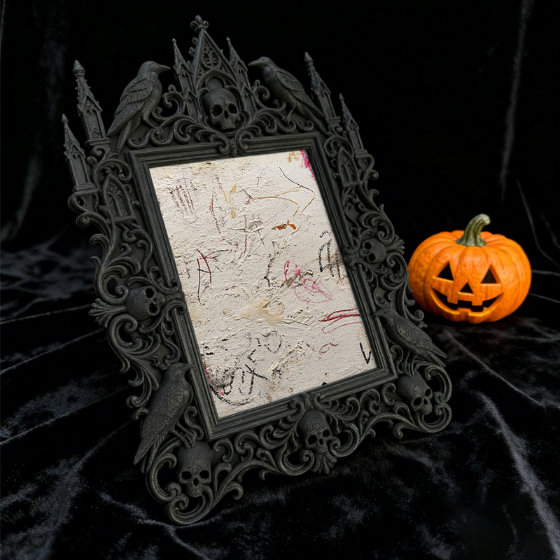 Sturdy-durable Gothic Dark-style Photo Frame | Gothic Body Jewelry Shop Decor, Photo Ornament, Dual-use Display, Wear-resistant Frame
