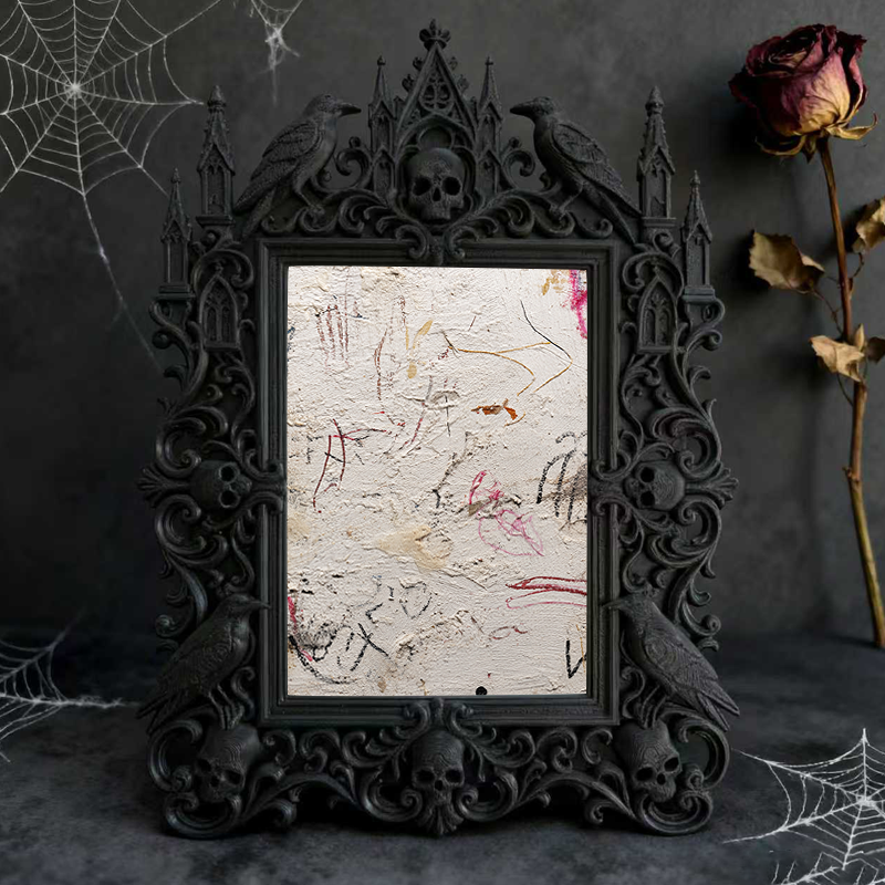 Sturdy-durable Gothic Dark-style Photo Frame | Gothic Body Jewelry Shop Decor, Photo Ornament, Dual-use Display, Wear-resistant Frame