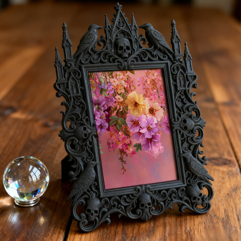 Elegant-gothic Gothic Dark-style Photo Frame | Paranormal Themed Bed & Breakfast Dining Room Decor, Photo Ornament, Wall-mountable & Tableto