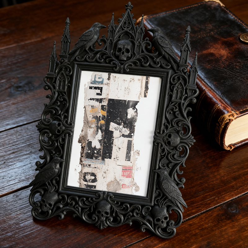 Trending-hot Gothic Dark-style Photo Frame | Gothic Halloween Garage Party Decor, Photo Ornament, Wall-mountable & Tabletop, Plastic Frame