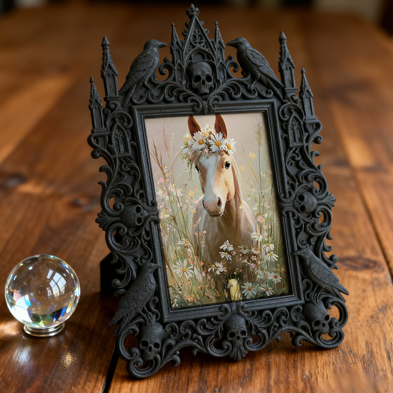 Sought-after-gem Gothic Dark-style Photo Frame | Werewolf-themed Hunting Gear Store Decor, Photo Ornament, Wall/Table Dual-use, Rustic Frame