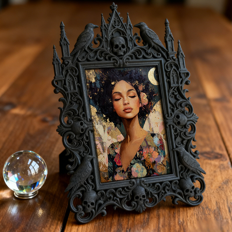 Edgy-favorite Gothic Dark-style Photo Frame | Horror Comic Book Store Checkout Decor, Photo Ornament, Dual-use Display, Minimalist Frame