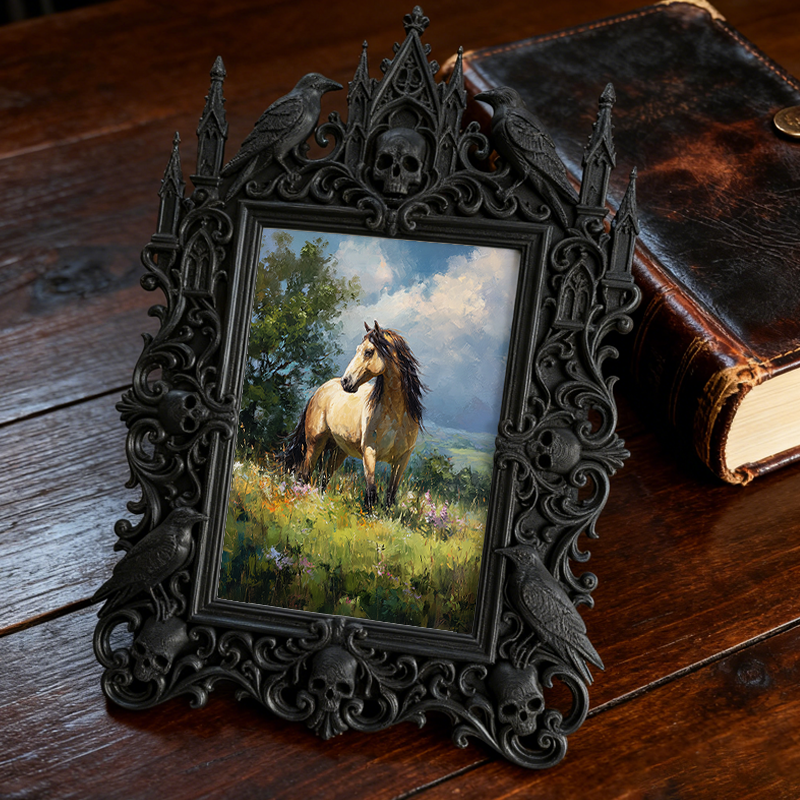 Fan-favorite-pick Gothic Dark-style Photo Frame | Vampire-themed Bedroom Wall Decor, Photo Ornament, Wall-mountable & Tabletop, Lightweight 